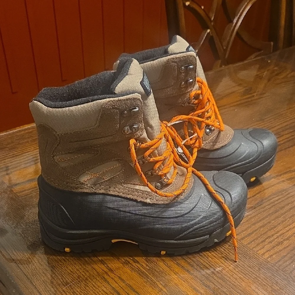 Khombu Tan and Black Outdoor Boots with Orange Laces In Men's Size 9 NWOB - Picture 2 of 10